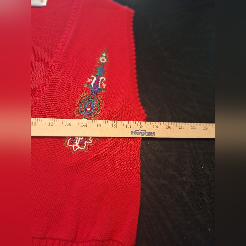 vintage Leslie Fay red sleeveless sweater embroidered vest size 10 - Picture 5 of 6